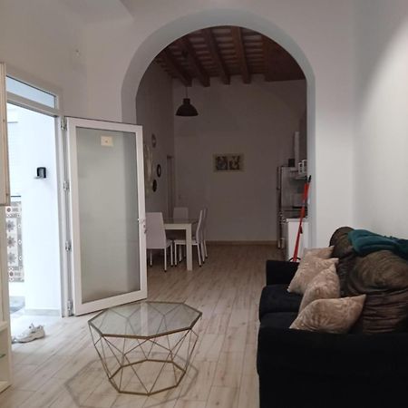 Apartamento Veedor 19 Dias Y Muchas Noches Cádiz Exterior foto
